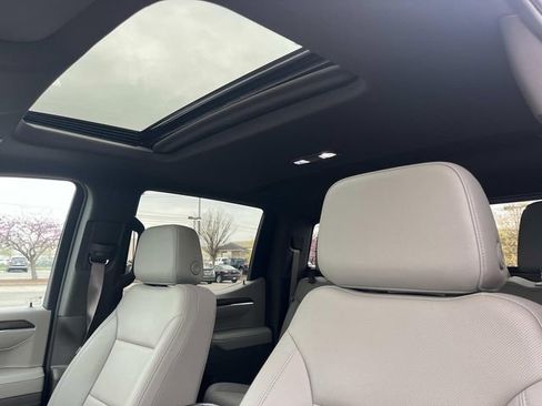 Used 2025 GMC Sierra 1500 SLT w/ SLT Premium Plus Package image 41