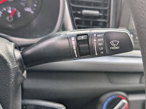 Used 2023 Kia Rio S image 30