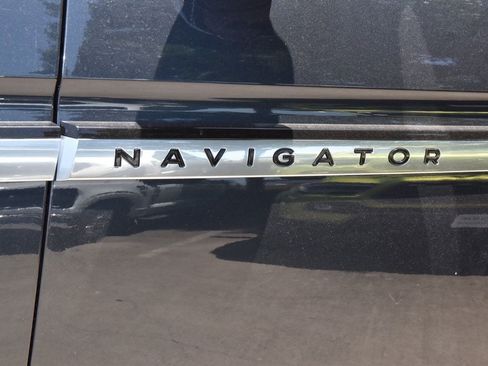 New 2026 Lincoln Navigator Reserve AWD/4WD image 45