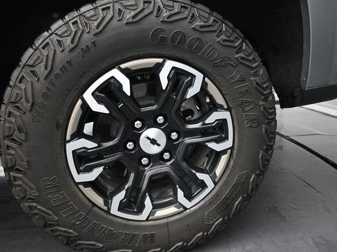 Used 2025 Chevrolet Silverado 1500 LT w/ Protection Package AWD/4WD image 15