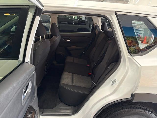 Used 2024 Nissan Rogue SV AWD/4WD image 34