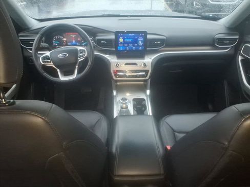 Certified 2022 Ford Explorer XLT w/ Equipment Group 202A image 11