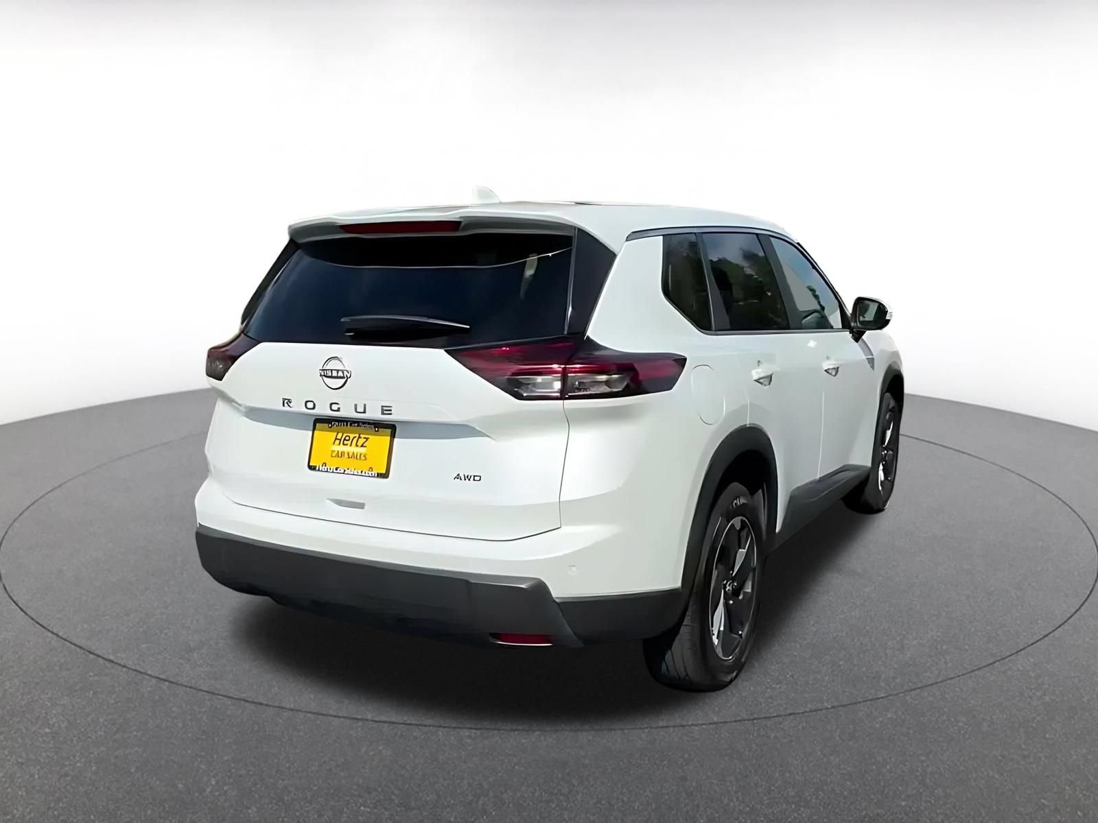 Used 2025 Nissan Rogue SV AWD/4WD image 14