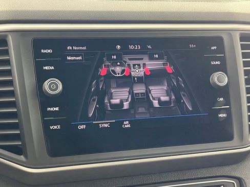 Used 2020 Volkswagen Atlas Cross Sport SE image 28