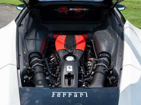 Used 2022 Ferrari F8 Tributo RWD image 13