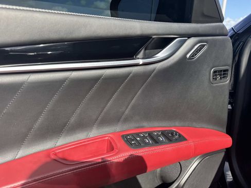 Used 2022 Maserati Ghibli GT image 16