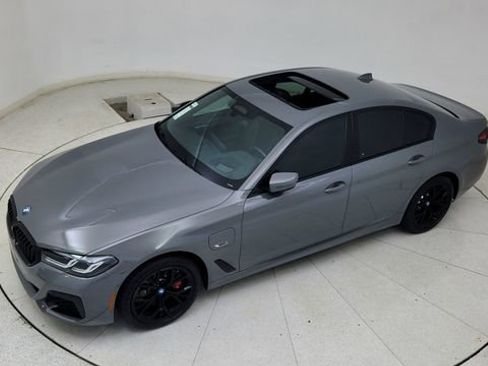 Used 2022 BMW 530e xDrive w/ Executive Package image 83