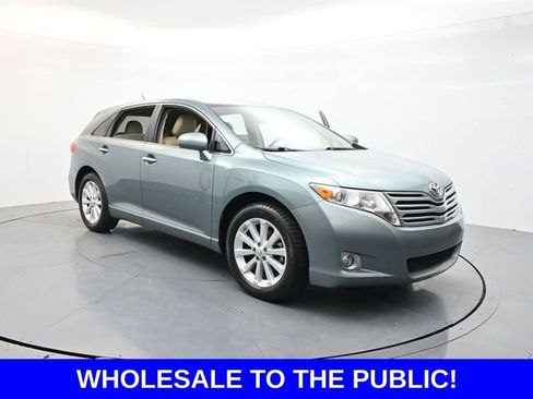 Used 2010 Toyota Venza image 1