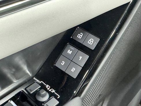 Used 2026 Land Rover Range Rover Velar S image 25