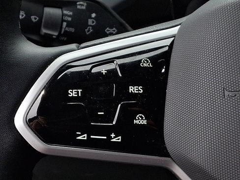 Certified 2025 Volkswagen ID.4 Pro RWD image 22