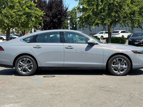Used 2025 Honda Accord EX-L image 3