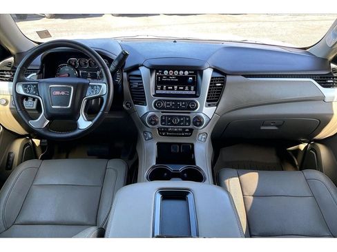 Used 2018 GMC Yukon SLT w/ Open Road Package AWD/4WD image 17