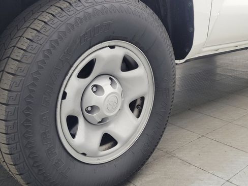 Used 2022 Toyota Tacoma SR RWD image 31