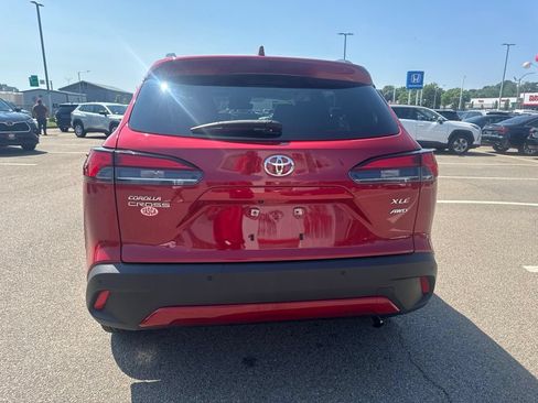 Used 2023 Toyota Corolla Cross XLE w/ Convenience Package AWD/4WD image 7