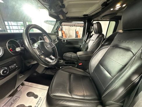 Used 2020 Jeep Wrangler Unlimited Sahara w/ Dual Top Group AWD/4WD image 15