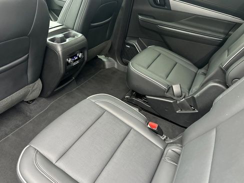 Used 2025 Buick Enclave Preferred image 14