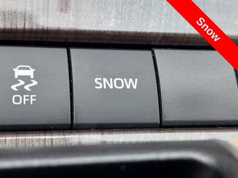 Used 2021 Toyota Highlander Platinum image 25