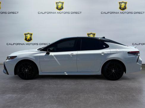 Used 2022 Toyota Camry XSE w/ Navigation Upgrade Package FWD image 2