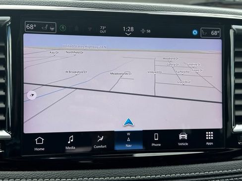 Certified 2025 Chrysler Pacifica Limited FWD image 31