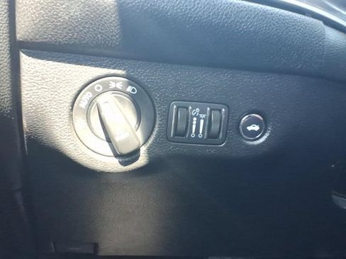 Used 2022 Dodge Challenger R/T RWD image 19