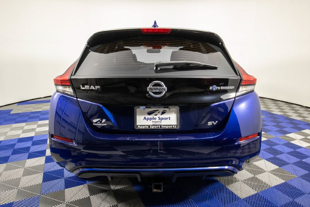 Used 2019 Nissan Leaf SV w/ SV Technology Package FWD image 6