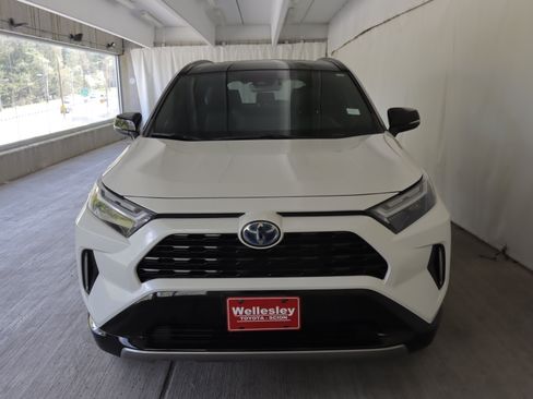 Used 2022 Toyota RAV4 XSE w/ XSE Grade Weather Package AWD/4WD image 4