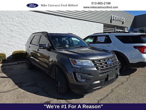Used 2017 Ford Explorer XLT w/ Equipment Group 202A image 2