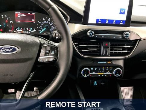 Used 2022 Ford Escape SEL w/ Equipment Group 302A AWD/4WD image 16