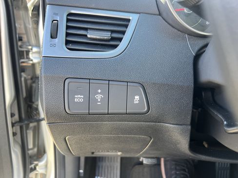 Used 2013 Hyundai Elantra image 21