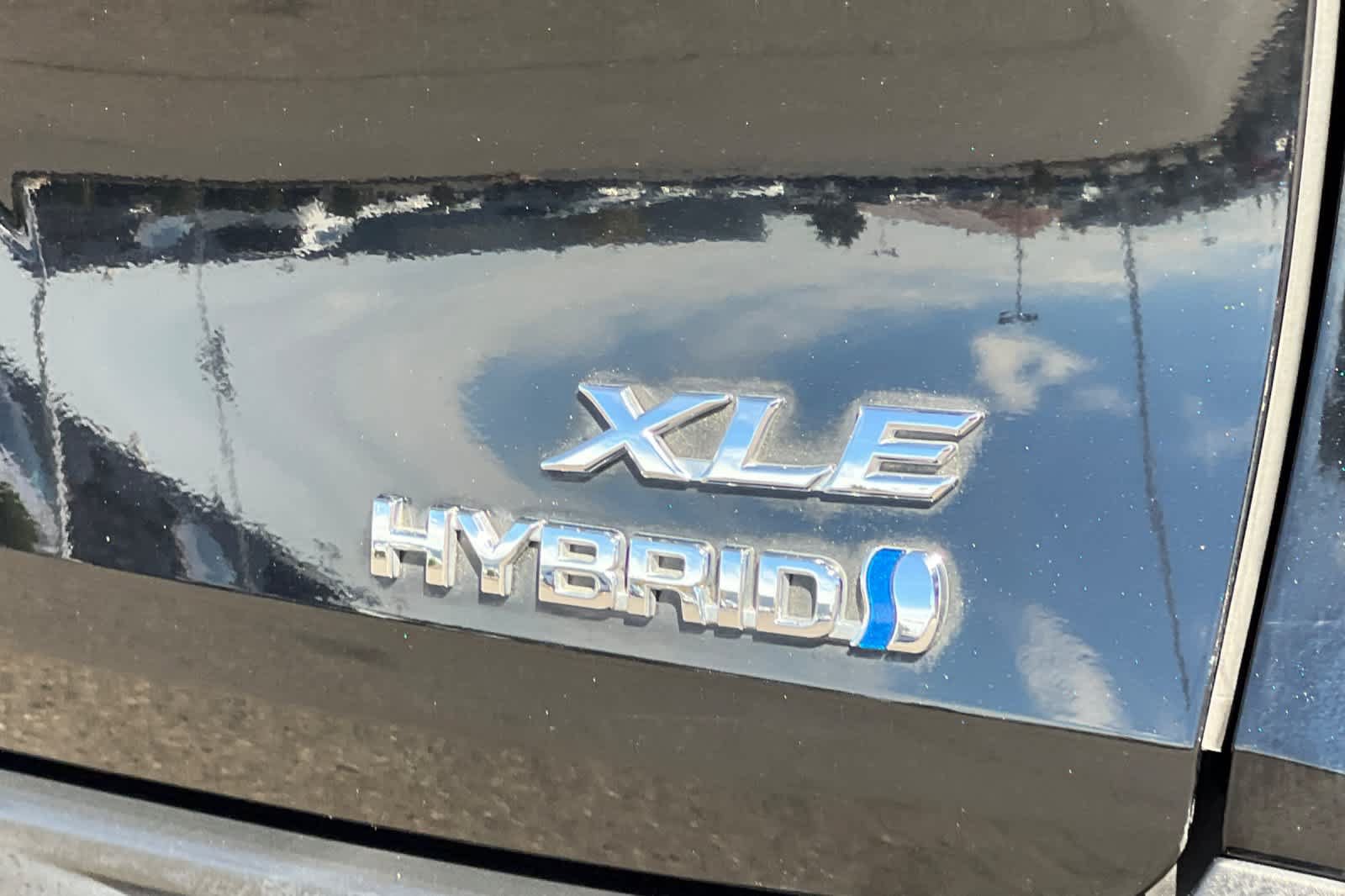 Used 2023 Toyota Sienna XLE AWD/4WD image 33