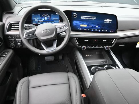 New 2026 Chevrolet Suburban Z71 image 17