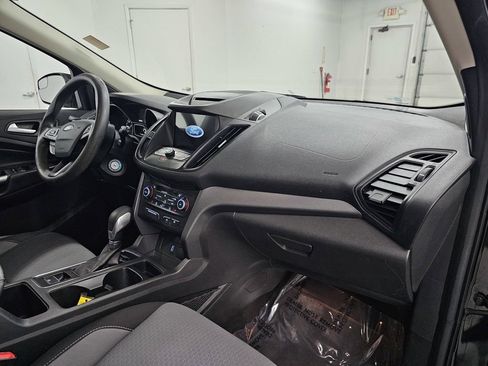 Used 2018 Ford Escape SE w/ SE Sync 3 Package FWD image 11