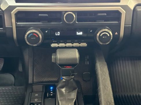 Used 2026 Toyota Tacoma TRD Off-Road AWD/4WD image 19
