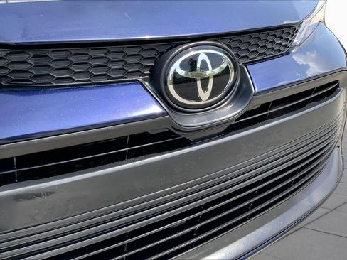 Used 2025 Toyota Corolla LE FWD image 29