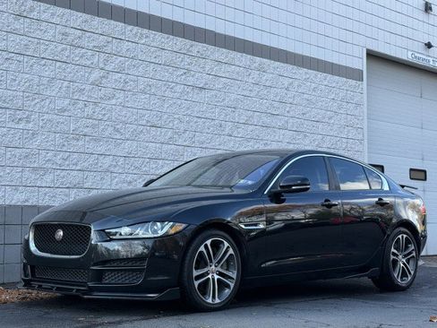 Used 2017 Jaguar XE Premium image 1