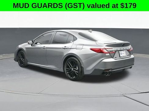Used 2025 Toyota Camry SE w/ Convenience Package image 10
