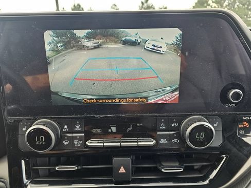 Used 2023 Toyota Highlander XLE AWD/4WD image 27