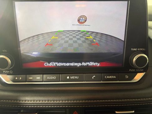 Used 2025 Nissan Rogue SV AWD/4WD image 4