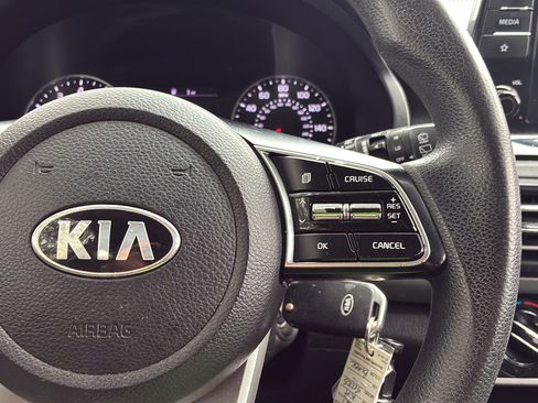 Used 2021 Kia Seltos LX AWD/4WD image 29