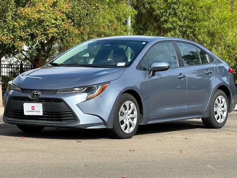 Used 2023 Toyota Corolla LE FWD image 9