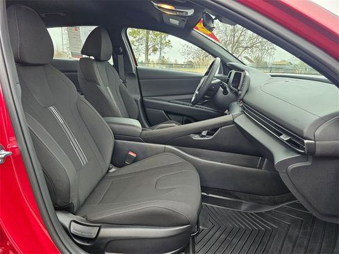 Used 2025 Hyundai Elantra Sport image 10