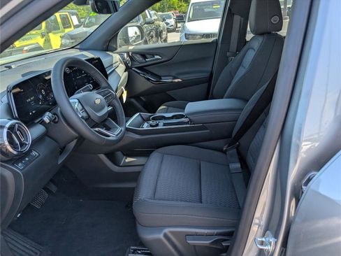 New 2026 Chevrolet Equinox LT w/ Safety and Technology Package FWD image 11