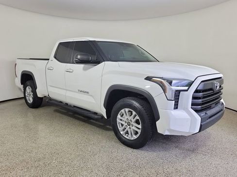 Used 2022 Toyota Tundra SR5 w/ SR5 Premium Package AWD/4WD image 4