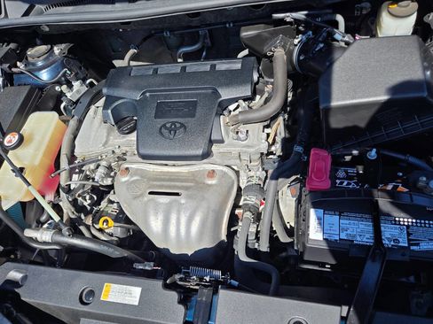 Used 2017 Toyota RAV4 XLE AWD/4WD image 31