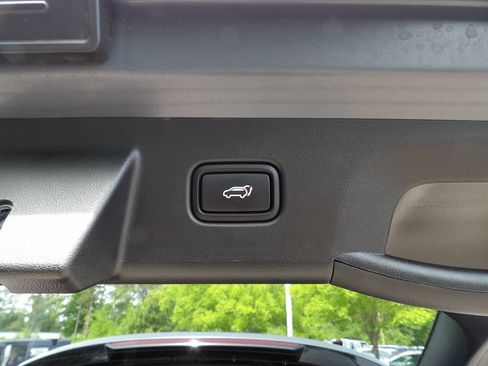 Certified 2025 Hyundai Tucson Limited FWD image 17
