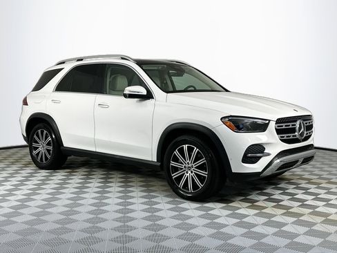 Used 2024 Mercedes-Benz GLE 450 4MATIC image 3