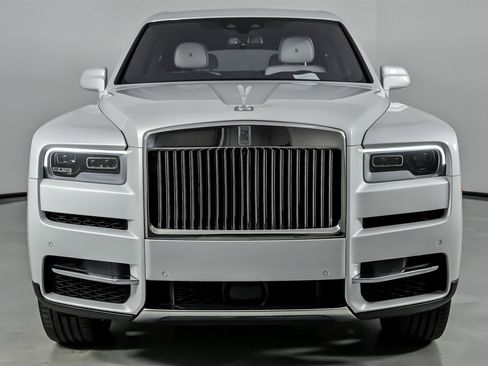 Used 2019 Rolls-Royce Cullinan image 5