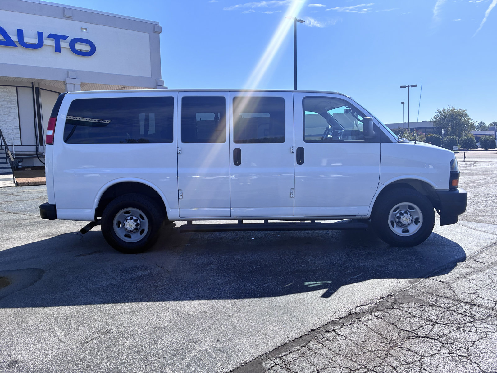 Used 2020 Chevrolet Express 2500 LS RWD image 9
