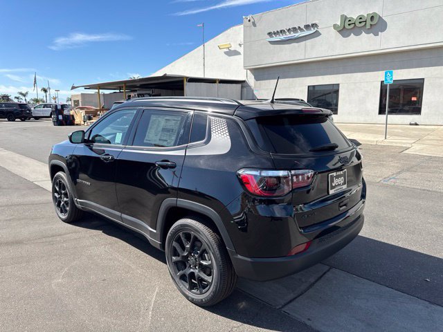 New 2026 Jeep Compass Latitude AWD/4WD image 3