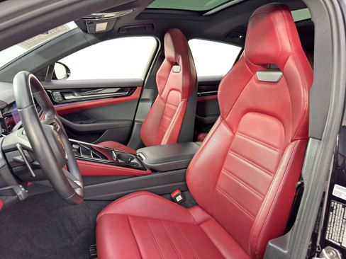 Used 2024 Porsche Panamera image 42